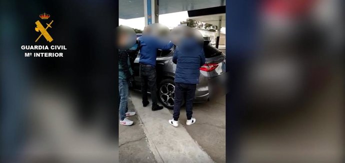 Detenido por desvalijar a una familia de ucranianos que huían de la guerra