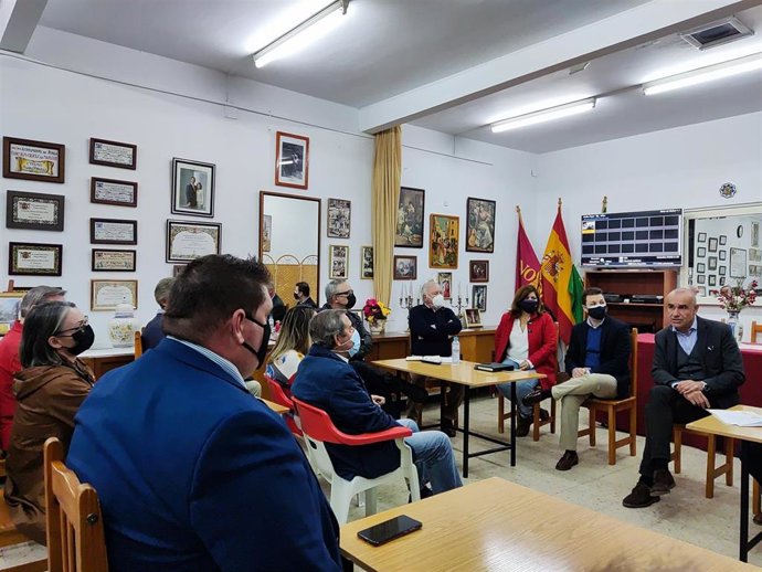 Archivo - Reunión con vecinos de Rochelambert