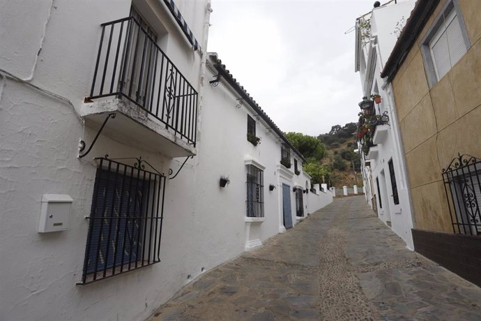 Archivo - Genalguacil, un pueblo que están desalojado por el incendio de Sierra Bermeja a 13 de septiembre 2021 a Genalguacil (Málaga) Andalucía