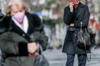 La nueva vigilancia contra la COVID-19 entra en vigor este lunes, dejando atrás la "fase aguda" de la pandemia