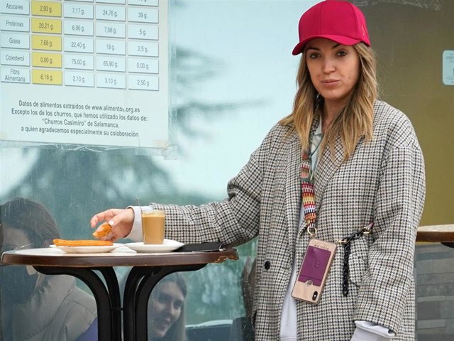 Marta Riesco, desayunando en una terraza cercana a su domicilio