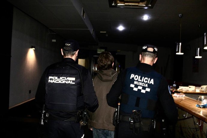 Imagen de uno de los detenidos en la operación antidroga desarrollada en el barrio murciano de La Fama