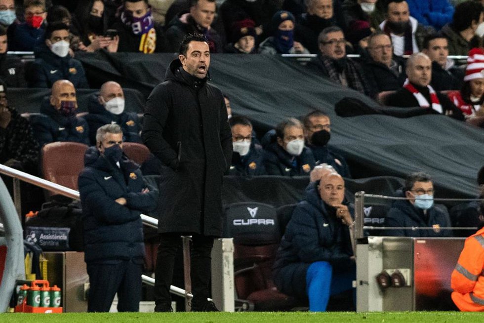 El entrenador del Barcelona, Xavi Hernández, durante un partido de Liga contra el Athletic de Bilbao