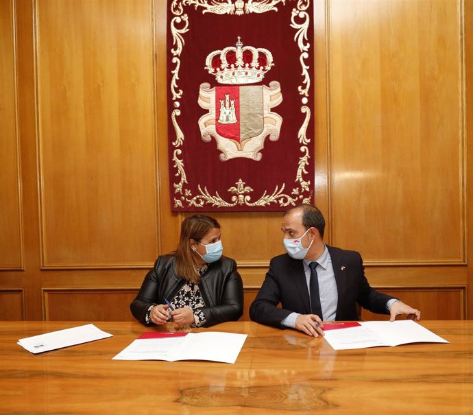 Convenio para la exposición 'Sufragistas en los años 20'.