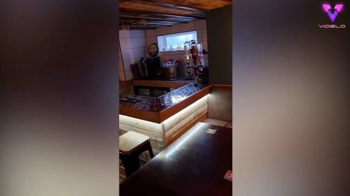 Transformando el sótano abandonado en un moderno bar