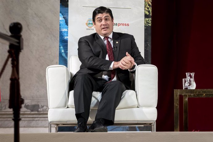 El presidente de la República de Costa Rica; Carlos Alvarado, interviene un desayuno informativo de Europa Press, a 28  de marzo de 2022
