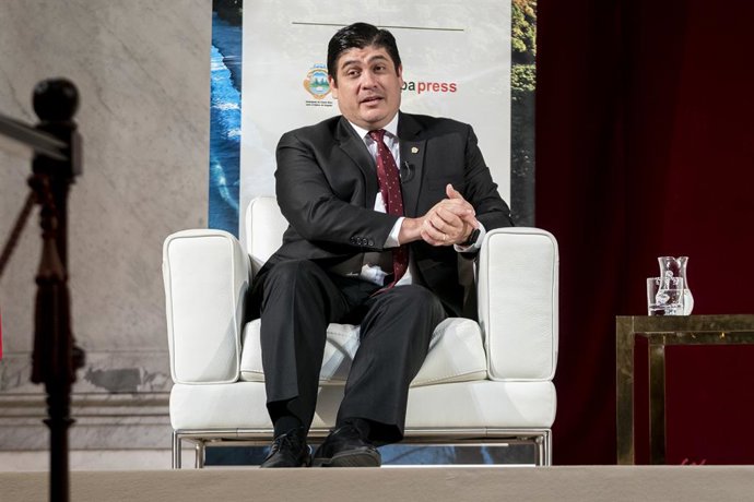 El presidente de la República de Costa Rica; Carlos Alvarado, interviene un desayuno informativo de Europa Press, a 28  de marzo de 2022