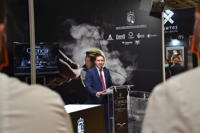 El presidente de la Diputación de Cuenca, Álvaro Martínez Chana, en la inauguración del stand que la Diputación ha llevado a Madrid Fusión.