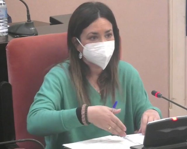 La portavoz de Cs en el Ayuntamiento de Utrera, Isabel González, durante el Pleno del pasado mes de febrero