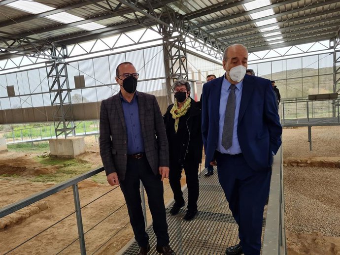 Felipe Faci, Marisancho Menjón y Manuel Rando en La Loma del Regadío.
