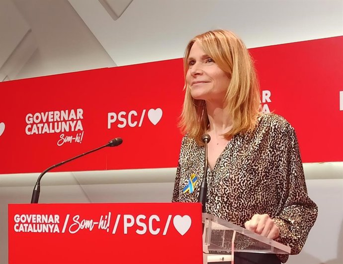 La vice-primera secretria del PSC, Llusa Moret, en la roda de premsa