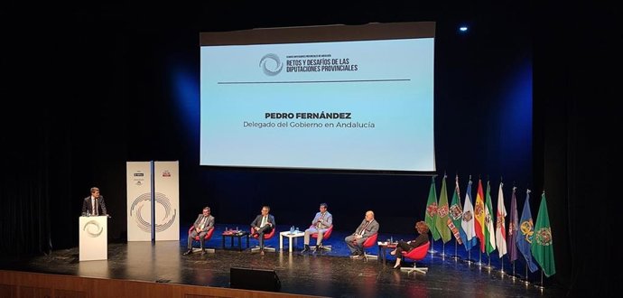 El delegado del Gobierno de España en Andalucía, Pedro Fernández, en un encuentro sobre las diputaciones.