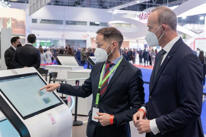 El presidente del Cabildo de La Palma, Mariano Hernández, y el consejero de Turismo, Raúl Camacho