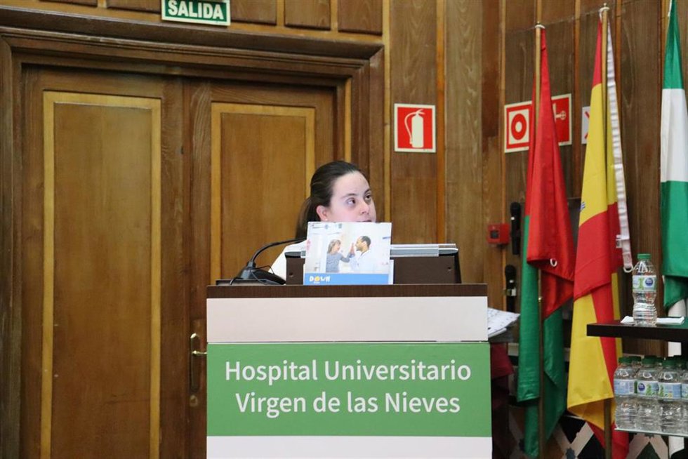 Una de las participantes en el acto de presentación de la guía de salud para personas con síndrome de Down.