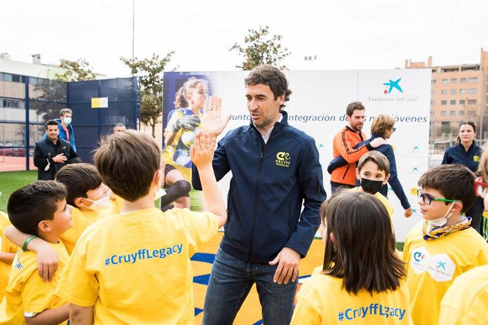 Inauguaración del 'Cruyff Court Raúl González' en Villaverde (Madrid).