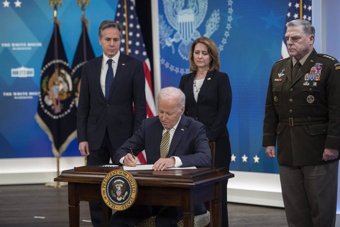 El presidente de Estados Unidos, Joe Biden,  el secretario de Estado, Antony Blinken, Kathleen Hicks, subsecretaria de Defensa de Estados Unidos, y el general del Ejército de Estados Unidos, Mark A. Milley, presidente del Estado Mayor Conjunto