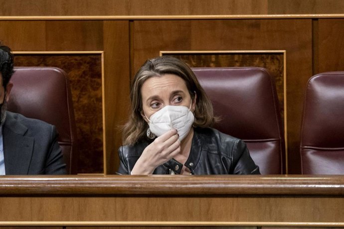 La coordinadora general del PP, Cuca Gamarra, en una sesión plenaria, en el Congreso de los Diputados, a 24 de marzo de 2022, en Madrid (España).