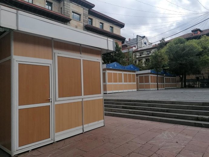 Archivo - Casetas de San Mateo en la Plaza de Porlier.