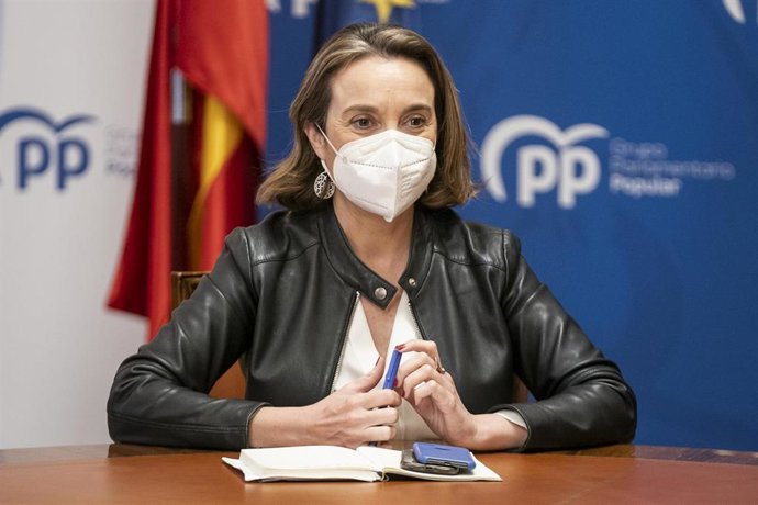 La coordinadora general del PP, Cuca Gamarra, en una reunión para defender la candidatura conjunta en los Pirineos de los JJOO de Invierno de 2030 como una cuestión de Estado, en el Congreso de los Diputados, a 24 de marzo de 2022, en Madrid (España). 