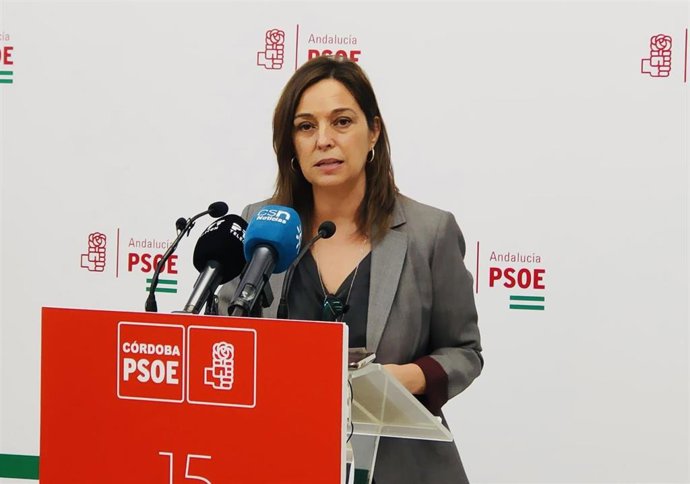 Archivo - La secretaria de Política Municipal de Grandes Poblaciones del PSOE de Andalucía, Isabel Ambrosio, en una foto de archivo.