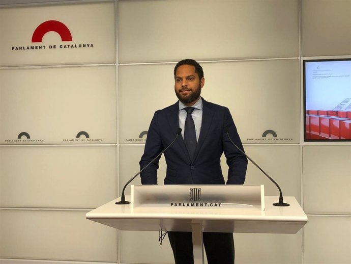El líder de Vox en Catalunya, Ignacio Garriga, en rueda de prensa en el Parlament, a 29 de marzo de 2022, en Barcelona