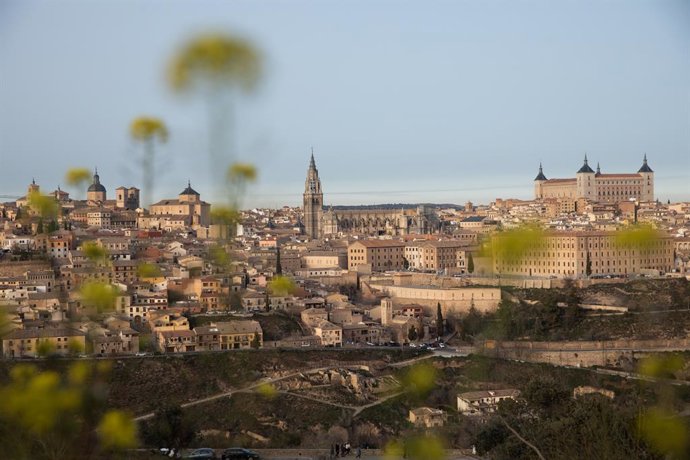 Archivo - Vista general de la ciudad de Toledo de día, a 30 de enero de 2022, en Toledo, Castilla La Mancha (España). La Oficina de Congresos y Convention Bureau de Japón (Yakei), en colaboración de la Oficina de Turismo de Japón de Turespaña, ha recono
