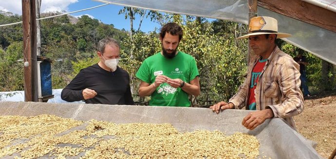Investigadores de la Universidad de Loyola en Honduras