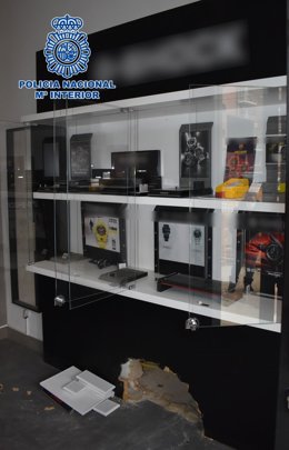 Detenidos 'in fraganti' dos ladrones que hicieron un butrón para robar en una joyería de Madrid