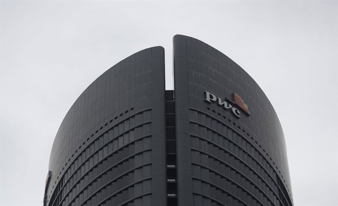 Archivo - Torre de PwC en España, en Madrid (España), a 22 de febrero de 2021.