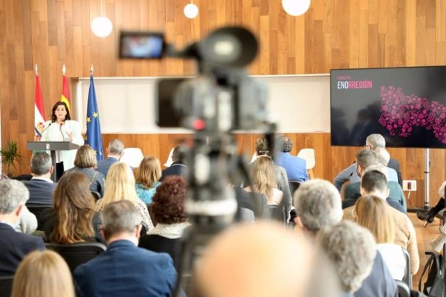 La presidenta del Gobierno de La Rioja, Concha Andreu, ha participado este martes en la presentación de la Red de Enoagentes, una iniciativa que contribuirá a la ejecución del proyecto estratégico Enorregión