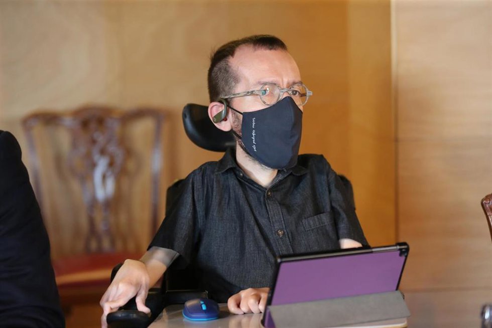 El portavoz de Unidas Podemos en el Congreso, Pablo Echenique, durante una reunión con el Gobierno, a 23 de marzo de 2022, en Madrid (España).