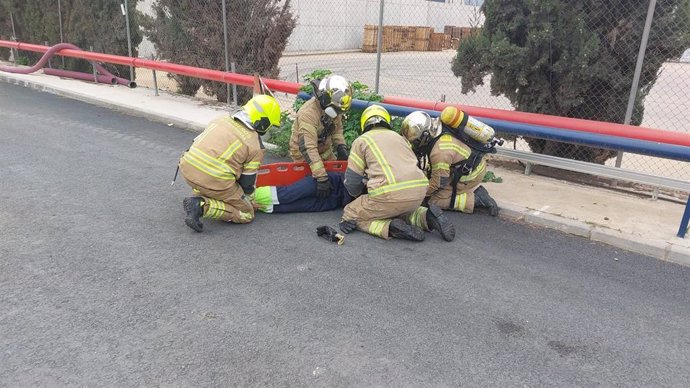 Evacuación del trabajador simuladamente herido