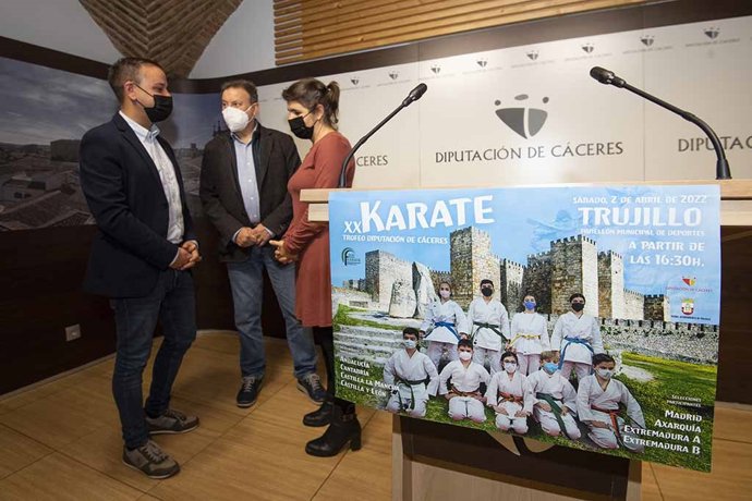 Presentación del XX Trofeo Diputación de Cáceres de Kárate que se celebra en Trujillo  este sábado, 2 de abril