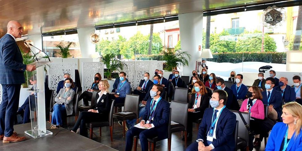 El alcalde de Sevilla, Antonio Muñoz, ha clausurado las jornadas organizadas por la empresa tecnológica Ibermática en el PCT Cartuja.