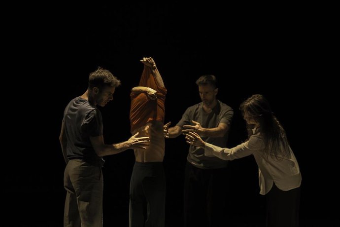 Archivo - Sevilla.-El Central acoge la pieza de danza y teatro 'Cuerpo de baile' de Pablo Messiez