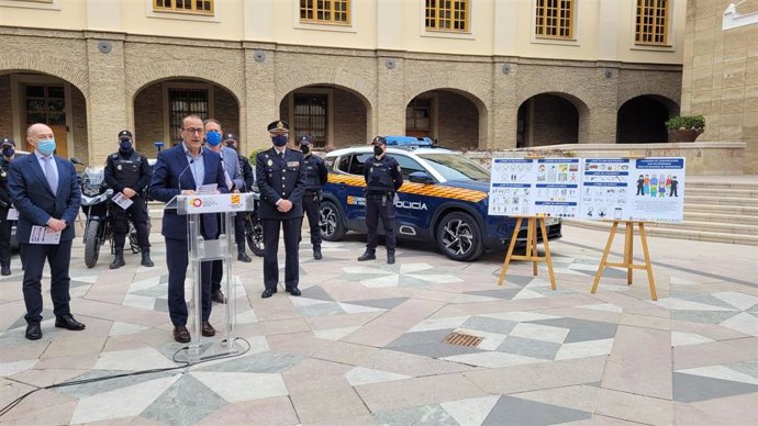 Presentación del cuaderno de comunicación con pictogramas para situaciones de emergencias.