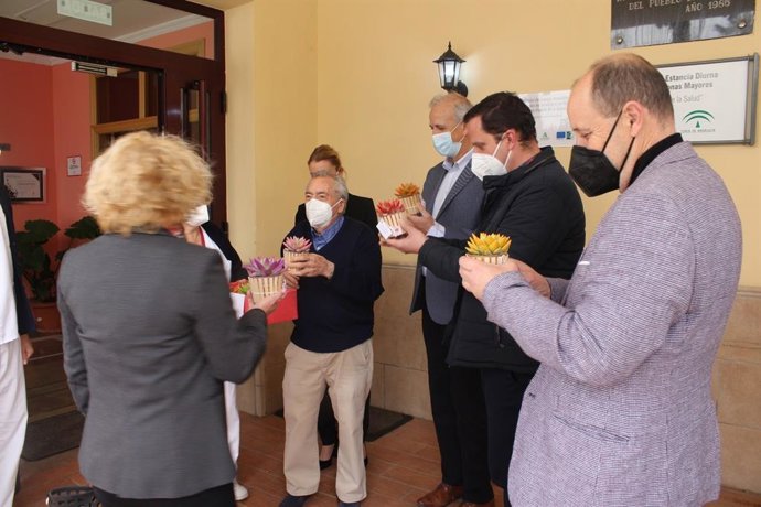 Visita de Cs al centro de mayores Fuente de la Salud