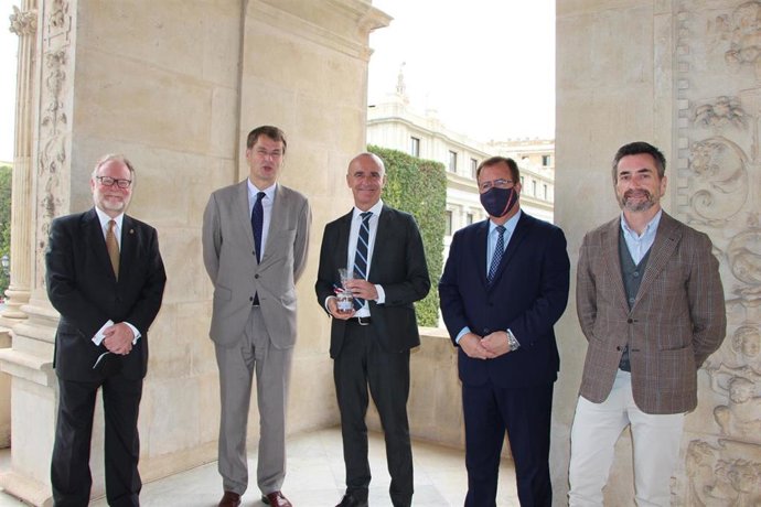 El embajador de Reino Unido en el Ayuntamiento de Sevilla