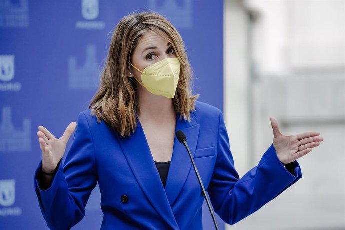 La portavoz del PSOE en el Ayuntamiento, Mar Espinar, comparece durante una sesión plenaria en el Ayuntamiento de Madrid, en el Palacio de Cibeles 