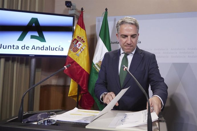El consejero de Presidencia, Elías Bendodo, durante la rueda de prensa tras el Consejo de Gobierno andaluz en el Palacio de San Telmo, a 29 de marzo de 2022 en Sevilla (Andalucía, España)