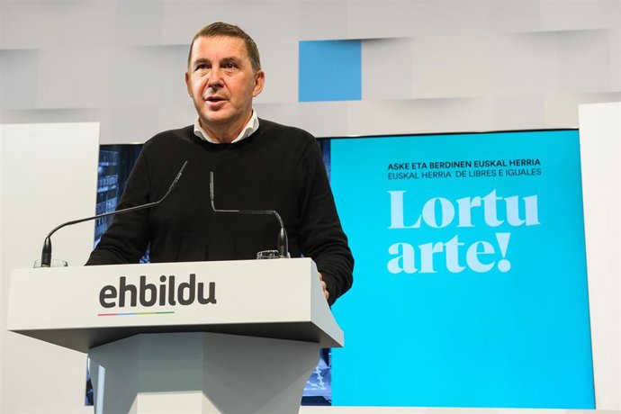 Archivo - El coordinador general de EH Bildu, Arnaldo Otegi, en una de prensa 