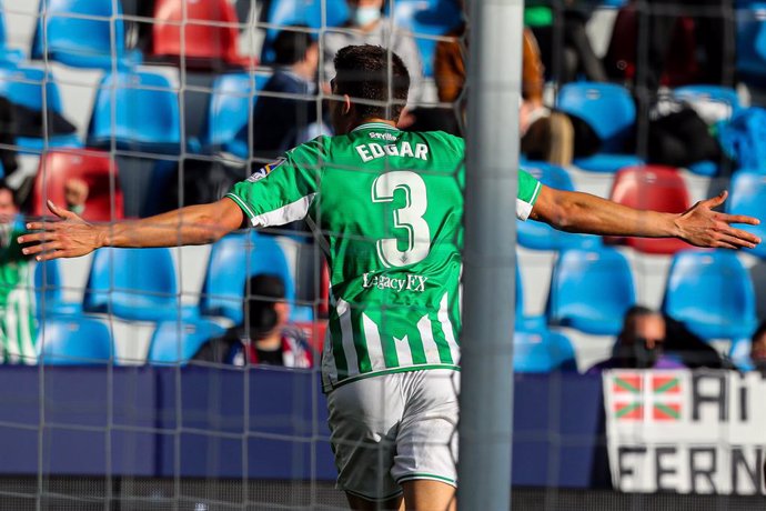 Archivo - Edgar Gonzalez of Real Betis celebrates a goal during the Santander League match between Levante UD and Real Betis Balonpie at the Ciutat de Valencia Stadium on February 13, 2022, in Valencia, Spain.