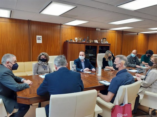 La Junta impulsa el turismo rural y activo en Andalucía con un grupo de trabajo con el sector.