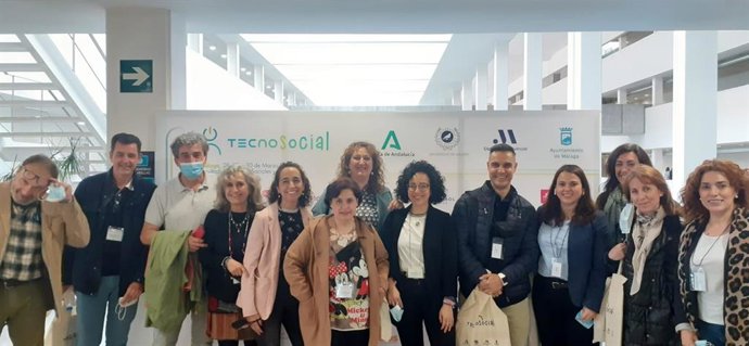 Personal del Patronato de Asuntos Sociales en el foro Tecnosocial.