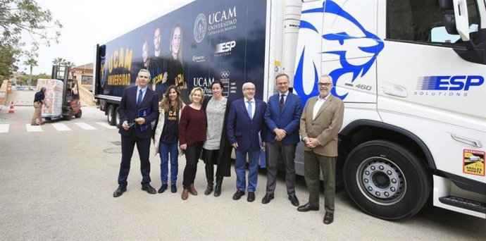 El segundo tráiler con ayuda humanitaria para los refugiados de la guerra en Ucrania ha salido desde el campus de Los Jerónimos