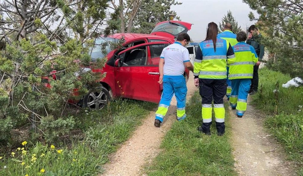 Muere un hombre arrollado accidentalmente por su mujer a la entrada de su finca en Chichón