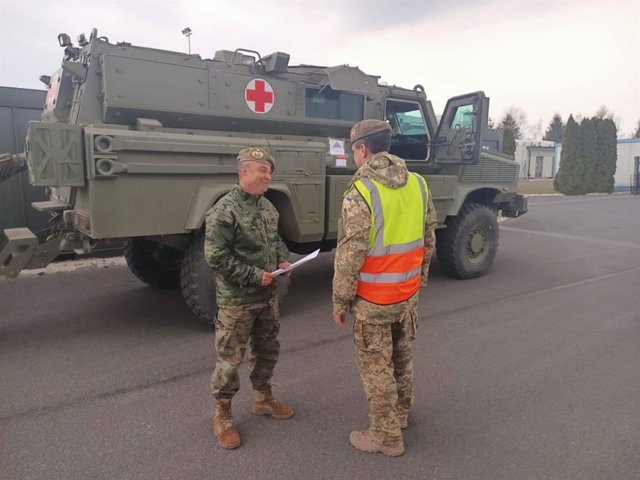 Llegada y entrega de la ambulancia blindada enviada por Defensa a Ucrania, a 29 de marzo de 2022.