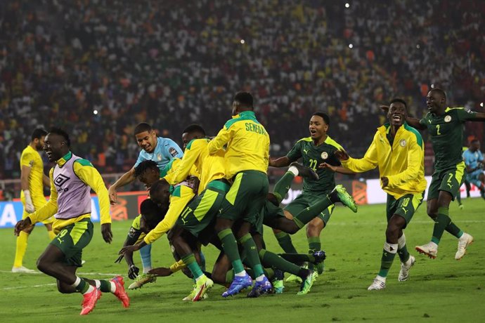 Archivo - Jugadores de Senegal celebran un triunfo en la pasada edición de la Copa África 2022