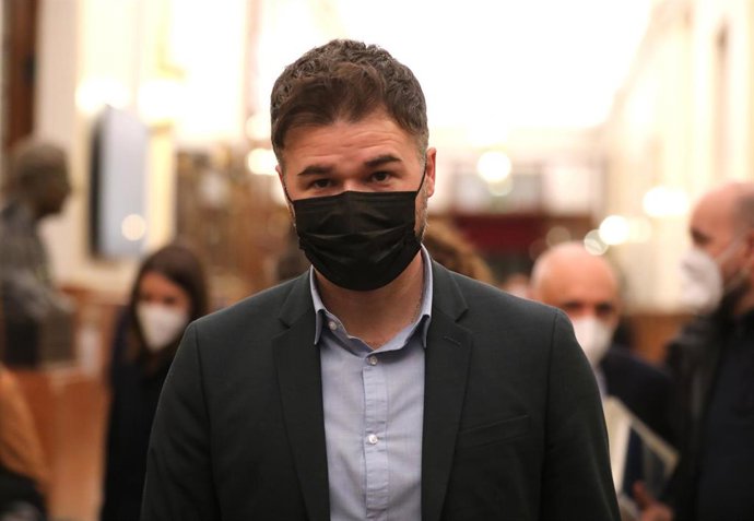 El portavoz de Esquerra Republicana (ERC) en el Congreso, Gabriel Rufián, a su salida de una sesión plenaria en el Congreso de los Diputados, a 29 de marzo de 2022, en Madrid (España).  