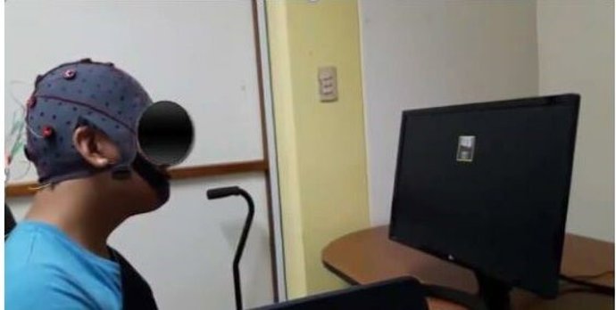 Paciente usando el sistema.